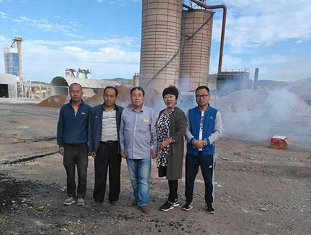 公司杜工、賀工出席烏蘭察布客戶600噸活性石灰回轉(zhuǎn)窯奠基儀式